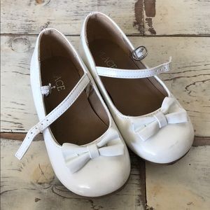 Children’s place shoes size 9